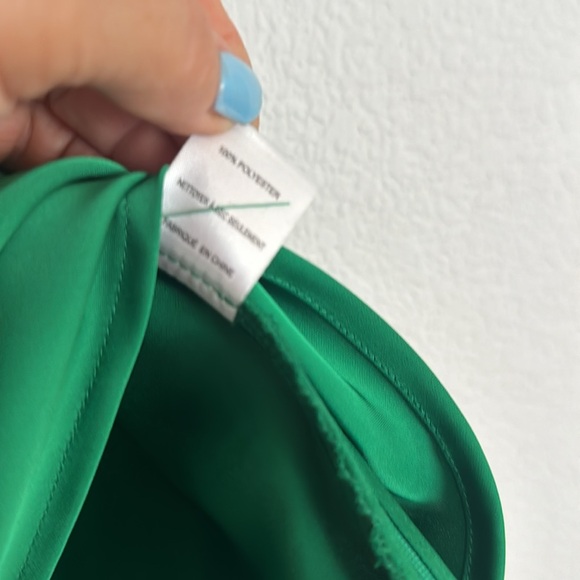 NWT ASTR THE LABEL Kelly Green one shoulder blouse S - Picture 7 of 9